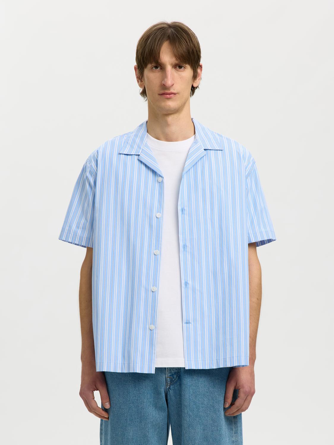 model_shot-front